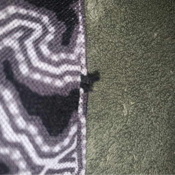 Dana Buchman Elegant Black and White Top - Picture 6 of 7